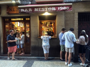Néstor Bar Outside